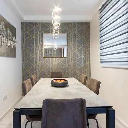 Appartamento Seafront Deluxe Apt - Balcony Opposite The Harbour By 360 Estates