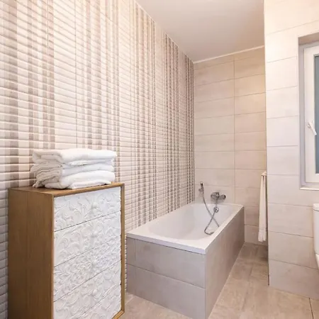Appartement Seafront Deluxe Apt - Balcony Opposite The Harbour By 360 Estates Pietà